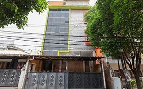 RedDoorz near Halim Perdanakusuma 3